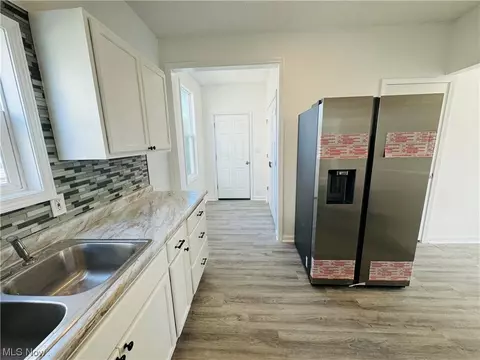 2113 E 30th St, Lorain, OH 44055 photo 12