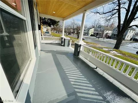 2113 E 30th St, Lorain, OH 44055 photo 3