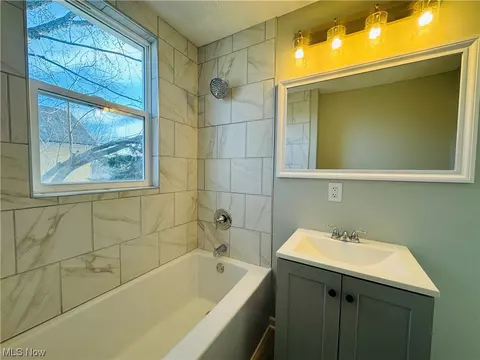 2113 E 30th St, Lorain, OH 44055 photo 18