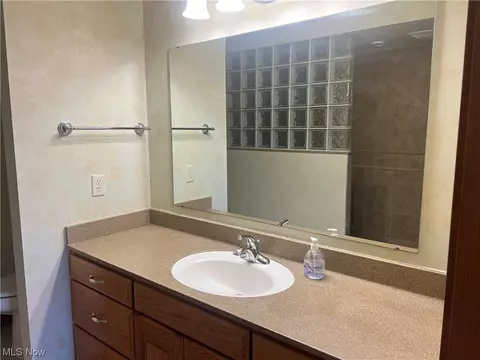 Bath - 229 Pinehurst Dr, Dover, OH 44622 photo 3 of 5