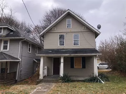 1020 Fairbanks Pl, Akron, OH 44306