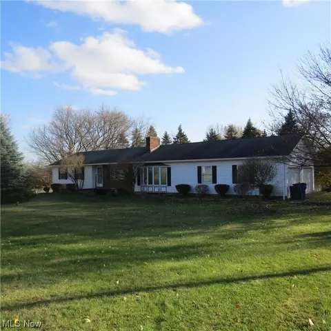 1206 Etter Rd, Mogadore, OH 44260