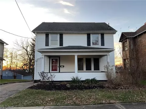 326 N Bentley Ave, Niles, OH 44446