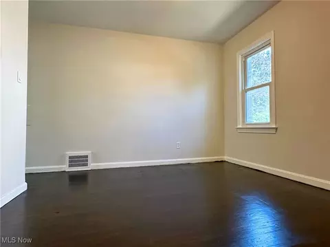 Bedroom - 1818 Maple St, Wickliffe, OH 44092 photo 2 of 3