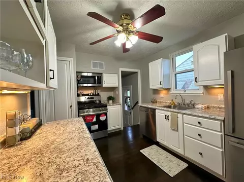 Kitchen - 1818 Maple St, Wickliffe, OH 44092 photo 4 of 6