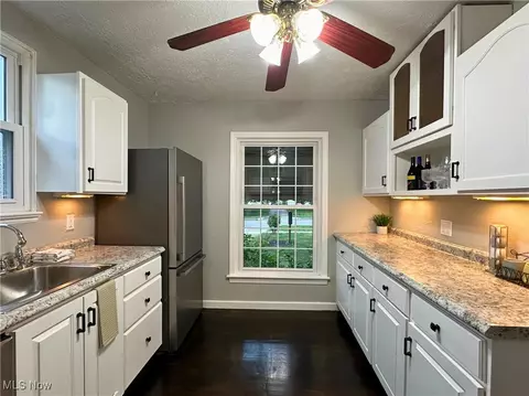 Kitchen - 1818 Maple St, Wickliffe, OH 44092 photo 3 of 6
