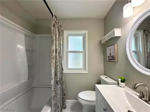 Bath - 1818 Maple St, Wickliffe, OH 44092 photo 1 of 3