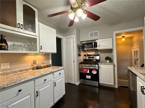 Kitchen - 1818 Maple St, Wickliffe, OH 44092 photo 5 of 6