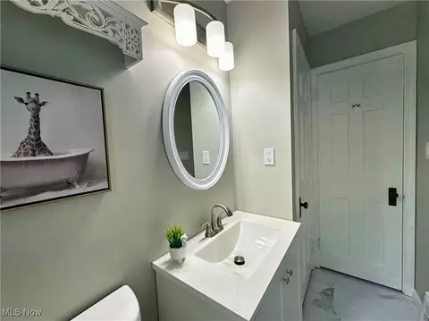 Bath - 1818 Maple St, Wickliffe, OH 44092 photo 3 of 3