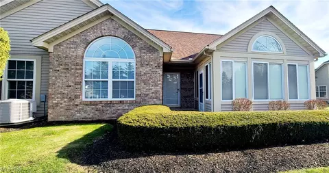 695 E Western Reserve Rd #403, Poland, OH 44514