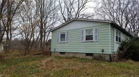 6431 Morrell Ray Rd, Bristolville, OH 44402