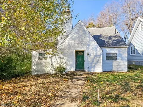 919 2nd St NE, Massillon, OH 44646