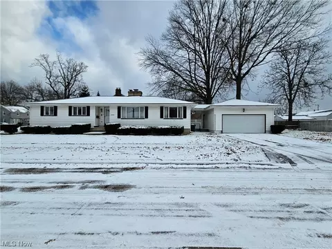 2905 Hamilton Ave, Lorain, OH 44052