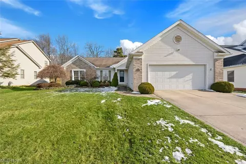 11825 Ivy Ridge Dr, North Royalton, OH 44133
