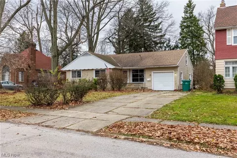 5250 Camden Rd, Maple Heights, OH 44137