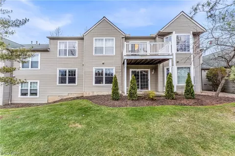 1091 Fleetwood Dr #C, Northfield, OH 44067