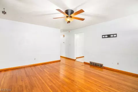 631 High St, Elyria, OH 44035 photo 4