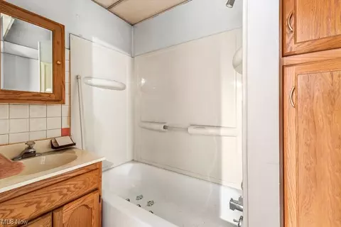 631 High St, Elyria, OH 44035 photo 32