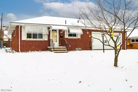 631 High St, Elyria, OH 44035 photo 2
