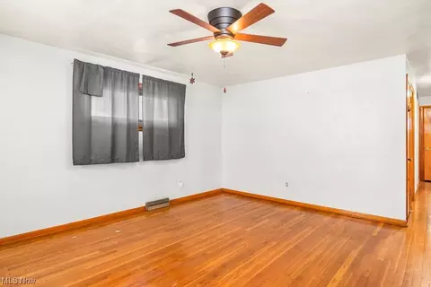 631 High St, Elyria, OH 44035 photo 5