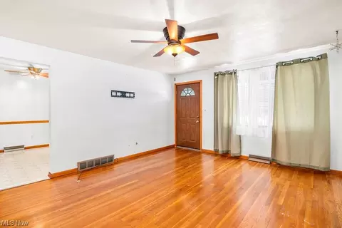 631 High St, Elyria, OH 44035 photo 6