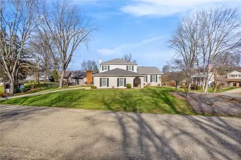 425 Roxbury Ave NW, Massillon, OH 44646