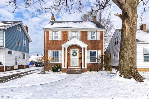 7002 Brownfield Dr, Parma, OH 44129
