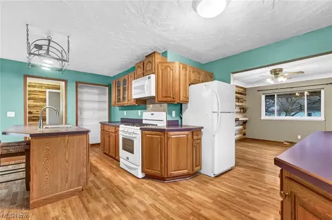 447 Concord Ave, Elyria, OH 44035 photo 3