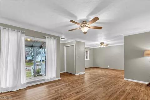 447 Concord Ave, Elyria, OH 44035 photo 2