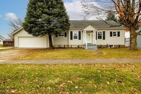 114 E Main St, Lagrange, OH 44050