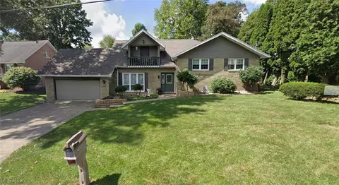 1457 Lakewood Cir, Washington, WV 26181