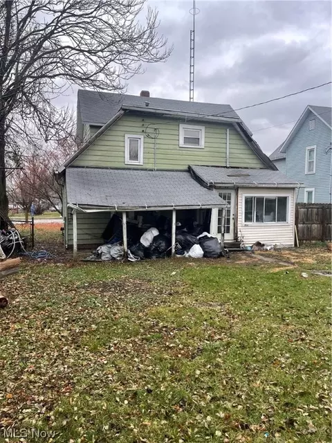 608 E Main St, Crestline, OH 44827 photo 3