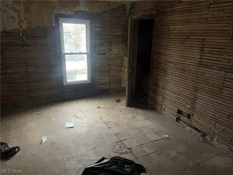608 E Main St, Crestline, OH 44827 photo 5