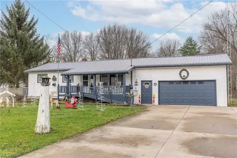 3965 Greenford Ave SW, Massillon, OH 44646
