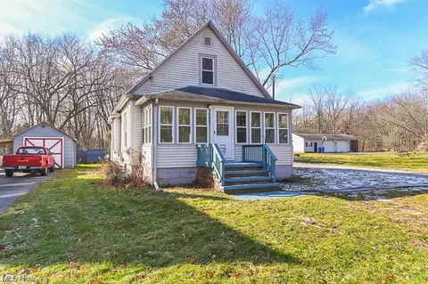 6469 Red Brush Rd, Ravenna, OH 44266