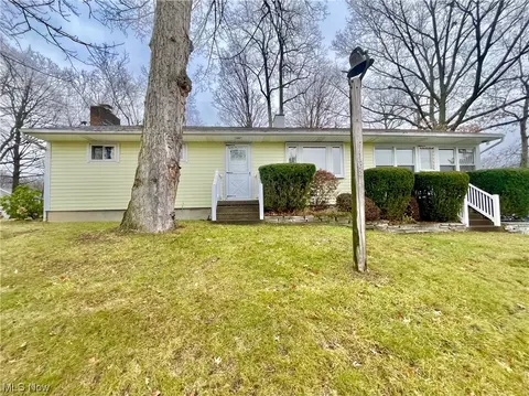135 Rockridge Rd, Chippewa Lake, OH 44215