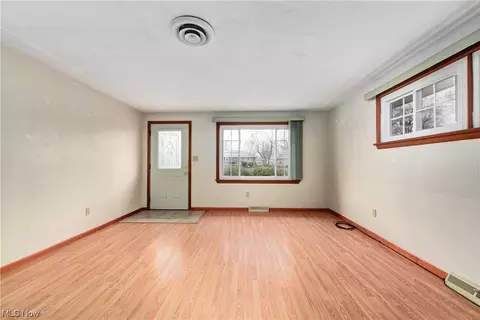 473 High St, Elyria, OH 44035 photo 8