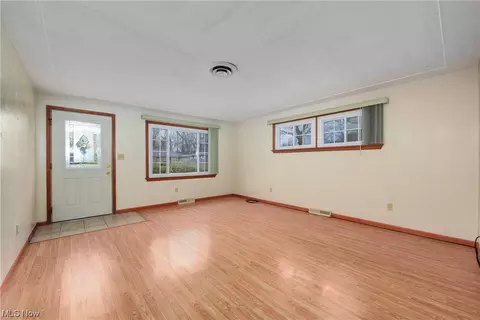 473 High St, Elyria, OH 44035 photo 5