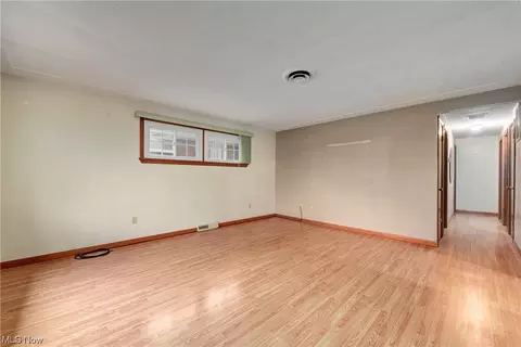 473 High St, Elyria, OH 44035 photo 4