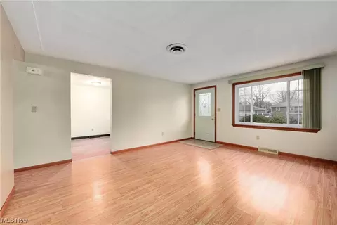 473 High St, Elyria, OH 44035 photo 7