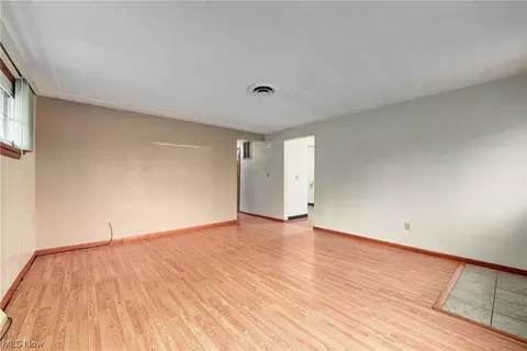 473 High St, Elyria, OH 44035 photo 6