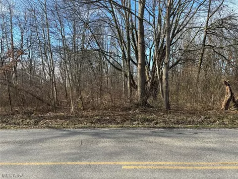 Center, Warren, OH 44481