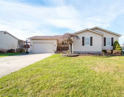 1188 Signature Dr, Youngstown, OH 44515