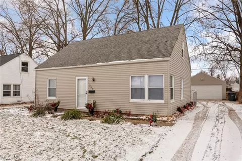 263 Victor Ave, Cuyahoga Falls, OH 44221