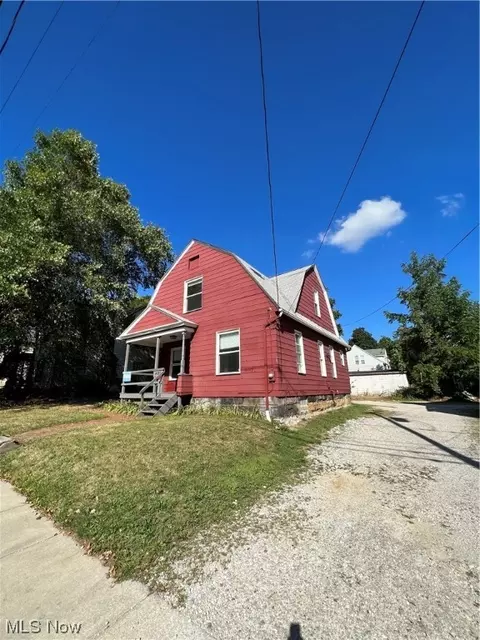 481 Sherman St, Akron, OH 44311