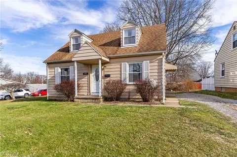 159 S Edgehill Ave, Austintown, OH 44515