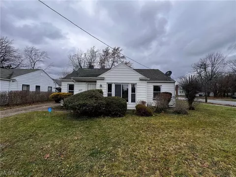18217 Harvard Ave, Cleveland, OH 44128