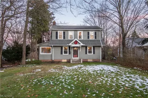 739 Som Ctr, Mayfield Village, OH 44143