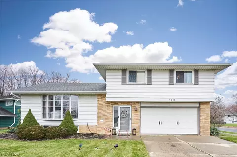 1215 Cordova Rd, Mayfield Heights, OH 44124
