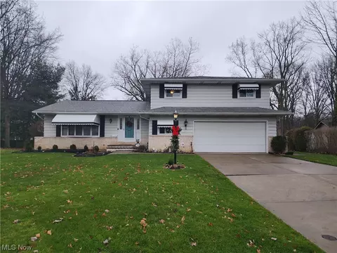 15550 Pecan Oval, Middleburg Heights, OH 44130